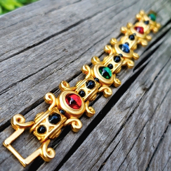 Trifari - Picture 3 of 14